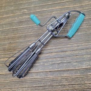 Maynard Turquoise Egg Beater